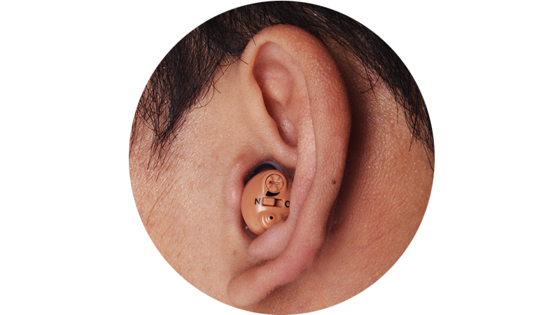 Petites prothèses auditives intra-auriculaires rechargeables